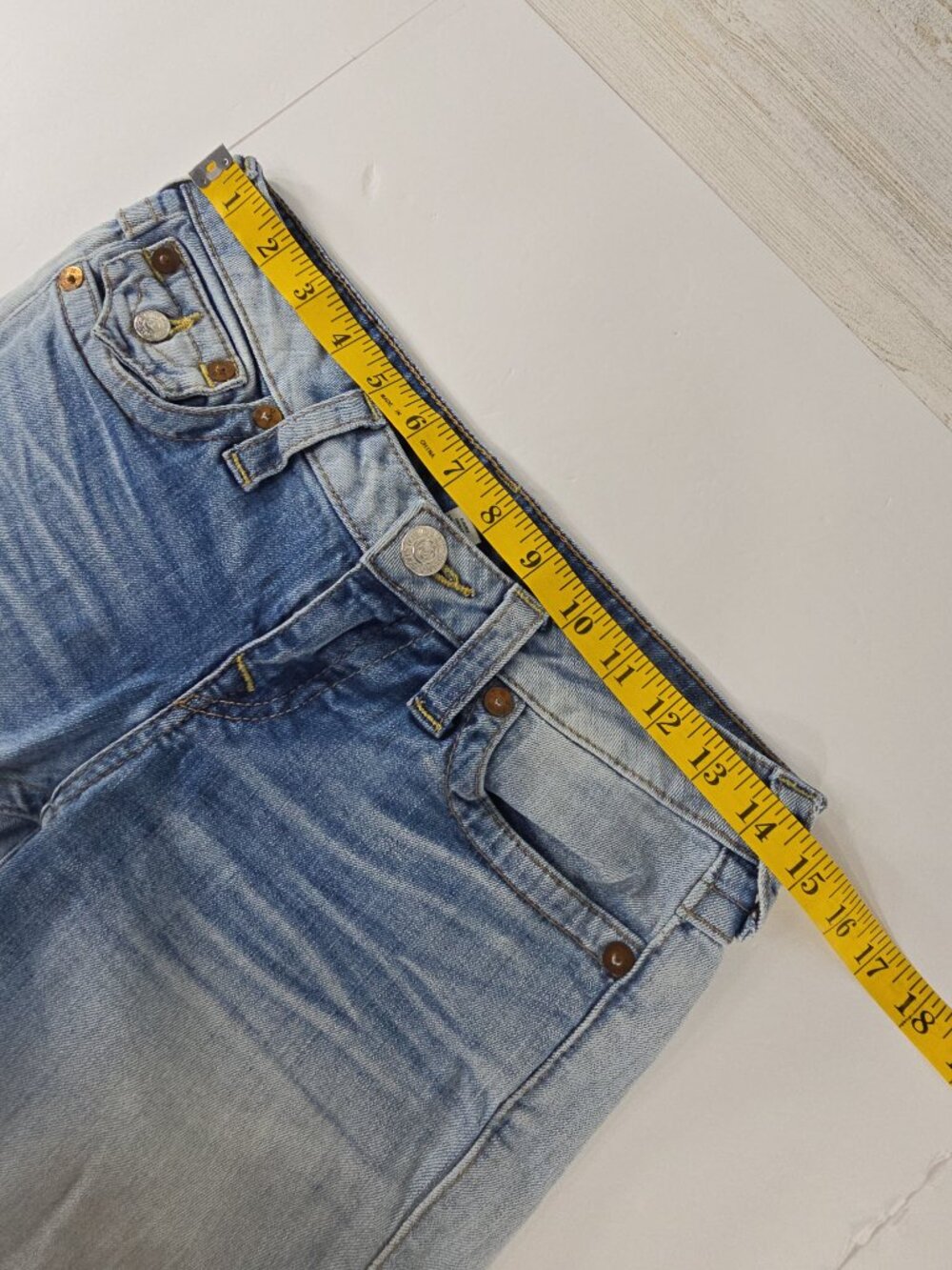 TRUE RELIGION Cutoff Jean Shorts Women’s SZ 27 Blue Denim LOW RISE 7.5in INSEAM - Picture 12 of 16
